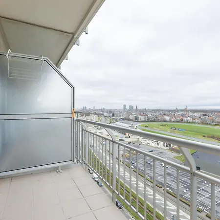Royal Palace Sectie 5 * Ostend